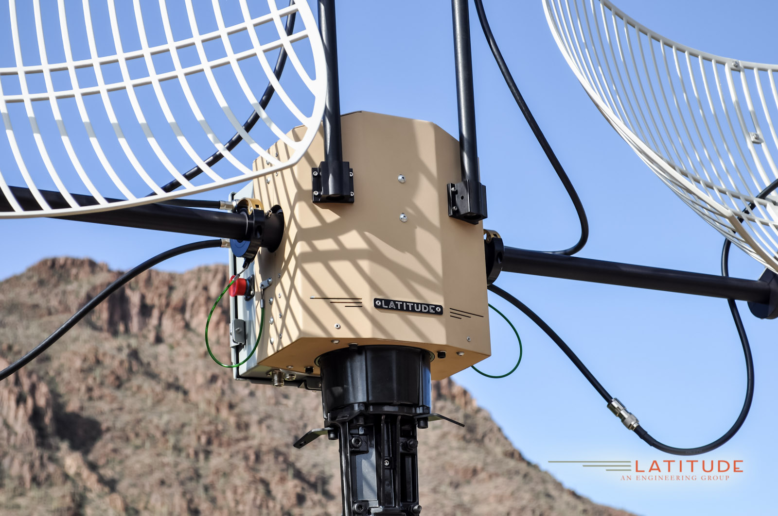 Integrated Tracking Antenna